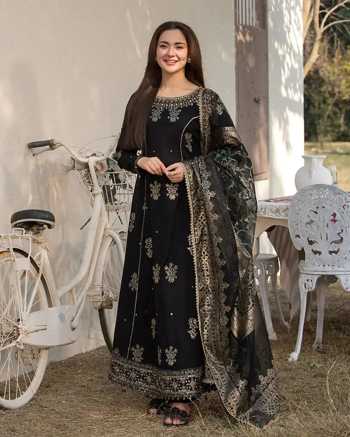 Eid Clothes for Ladies: Guide to Elegant and Modern Eid Dresses Online Shopping - MishUUU