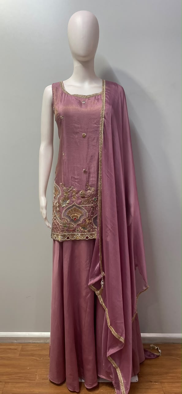Sleeveless straight-cut kurta in mauve rose with squared antique gold neckline