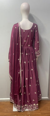 Matching dupatta styled with the dusty plum floral anarkali