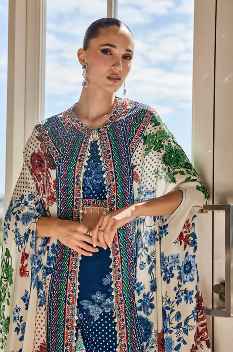 Noor Bahaar Embroidered Cape Set